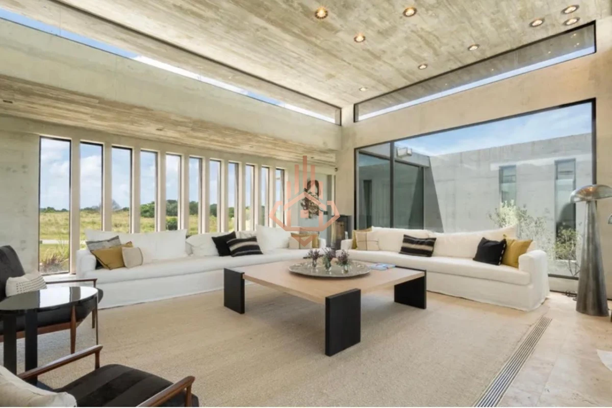 Se Vende Casa de 3 Dormitorios en suite en Barrio Privado en 4.400 metros de terreno - Foto 2