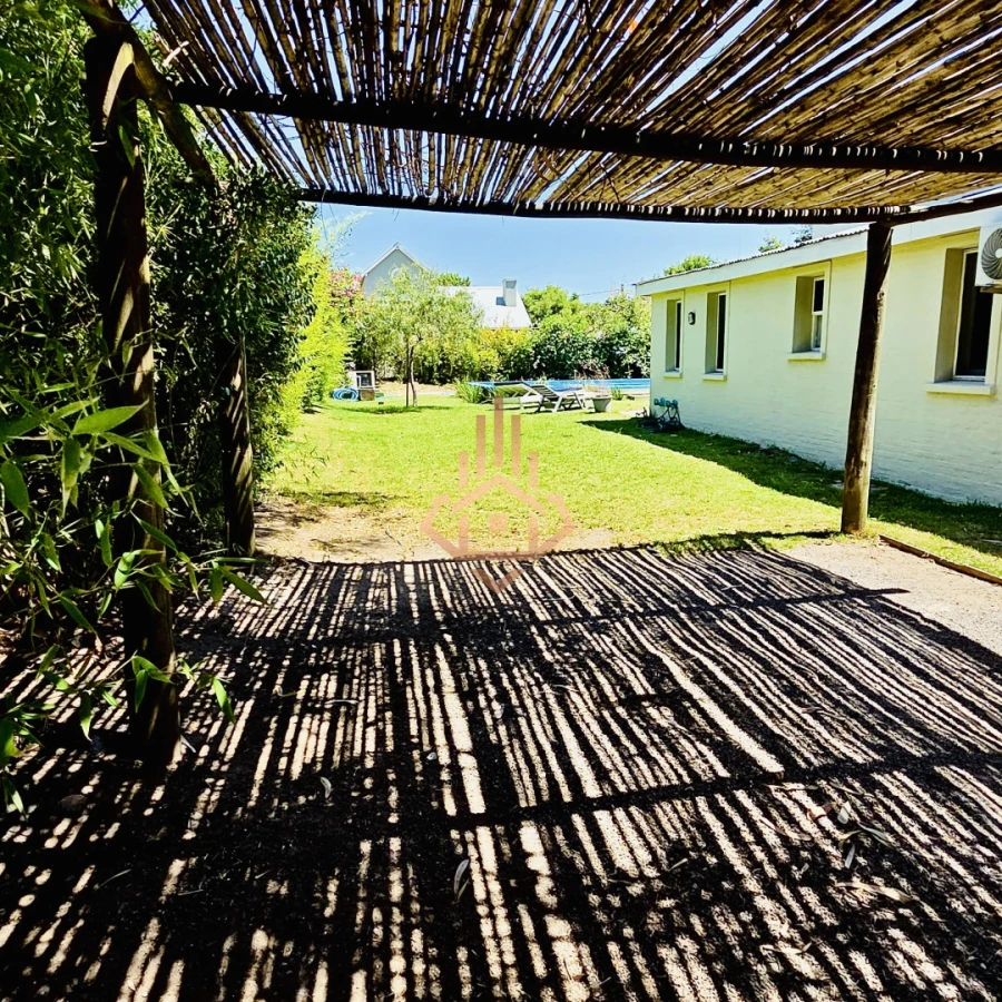 Venta casa de 4 dormitorios en la barra con piscina climatizada