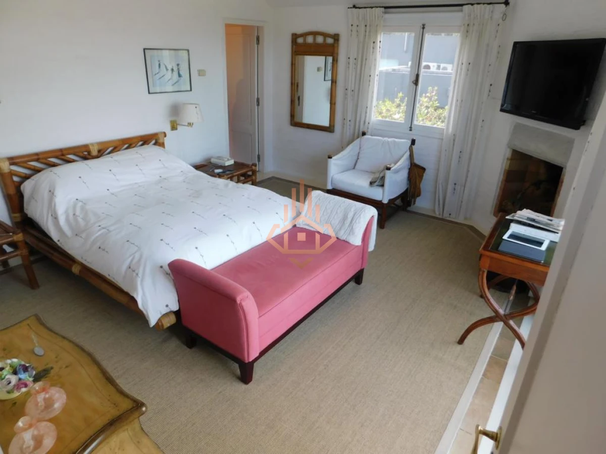 Casa en Montoya de 4 dormitorios y piscina, A pasos del Mar