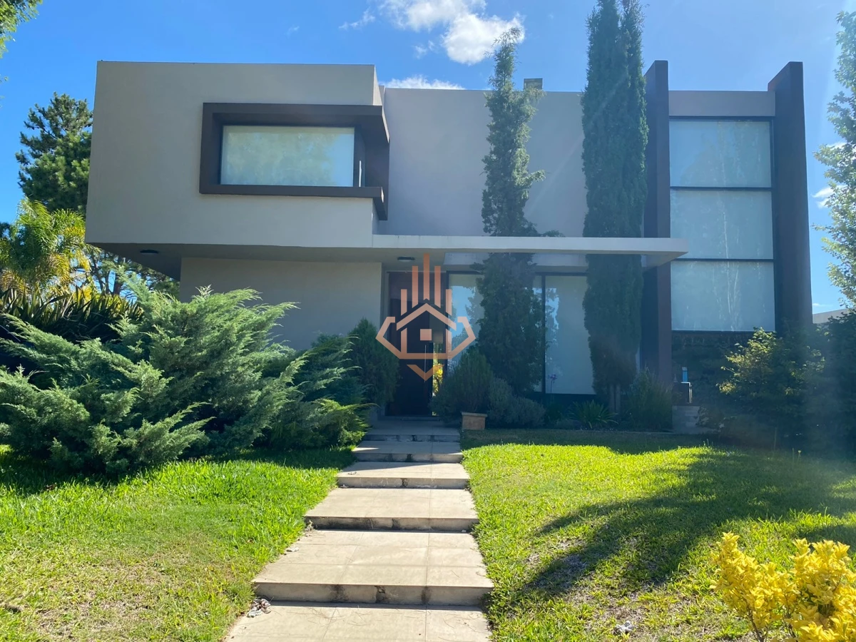 Casa Luxury  en alquiler de temporada en Barrio privado 4 dormitorios + Piscina