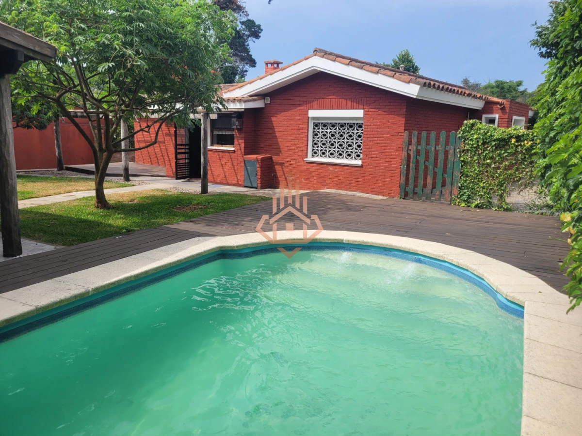 Casa en venta en zona de colegios entorno residencial y familiar