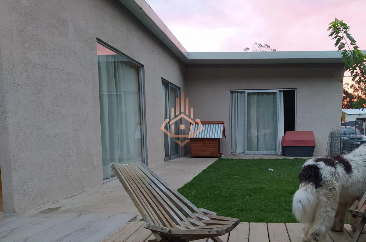 VENTA CASA BALNEARIO BUENOS AIRES 2 DORMITORIOS, A 700 metros del Mar