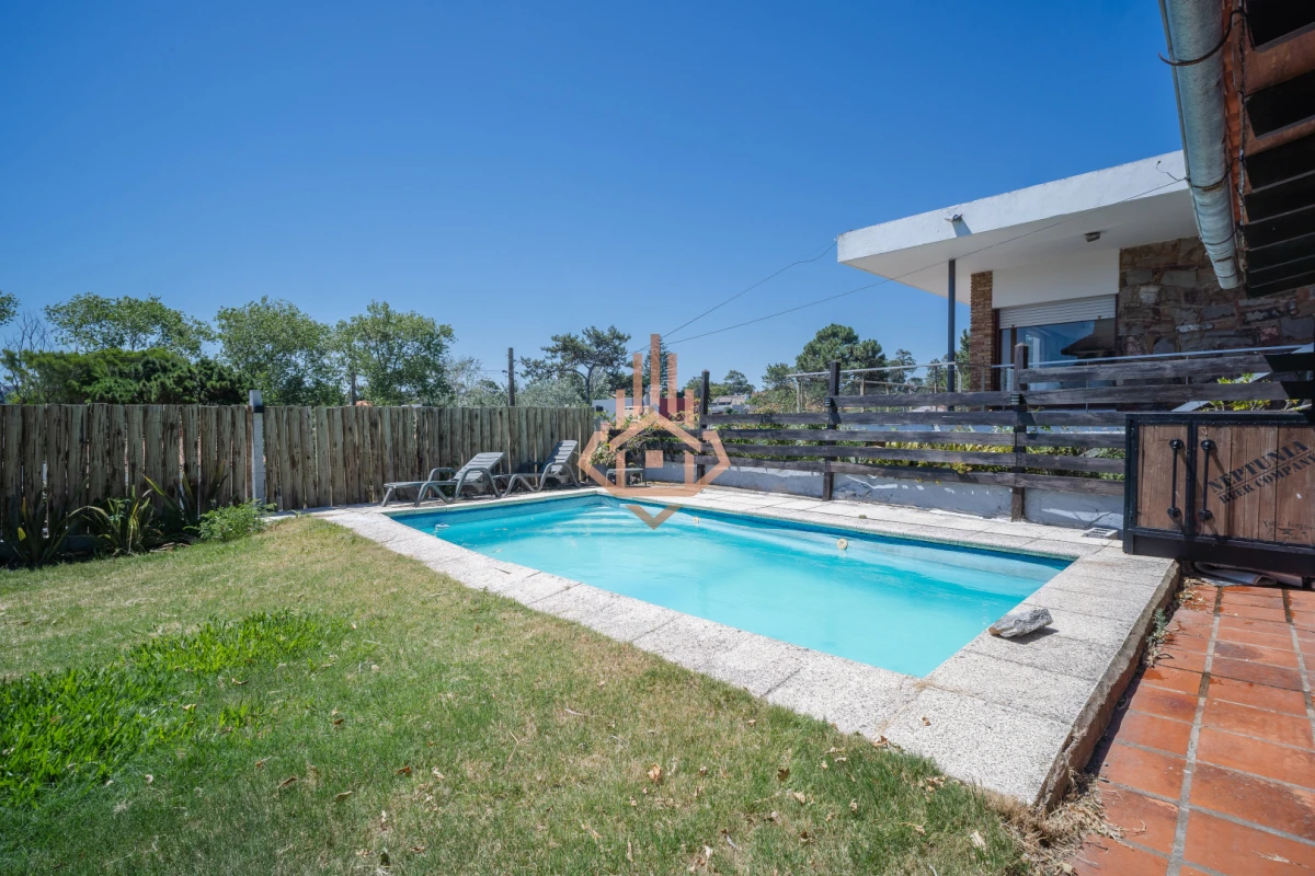 Alquiler anual Casa 4 dormitorios en parada 23 de la Mansa