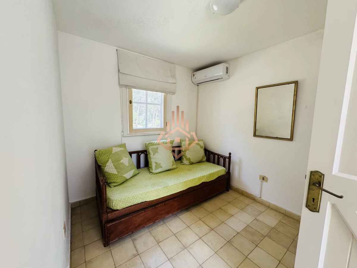 Venta casa en Barrio Privado de 5 dormitorios.