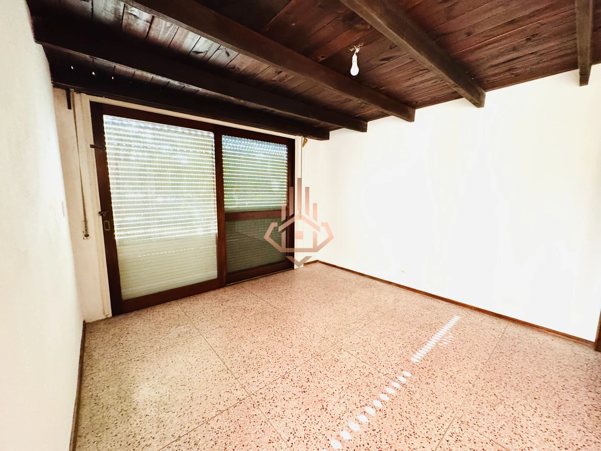 Venta Casa de 2 dormitorios cerca de playa mansa y servicios.