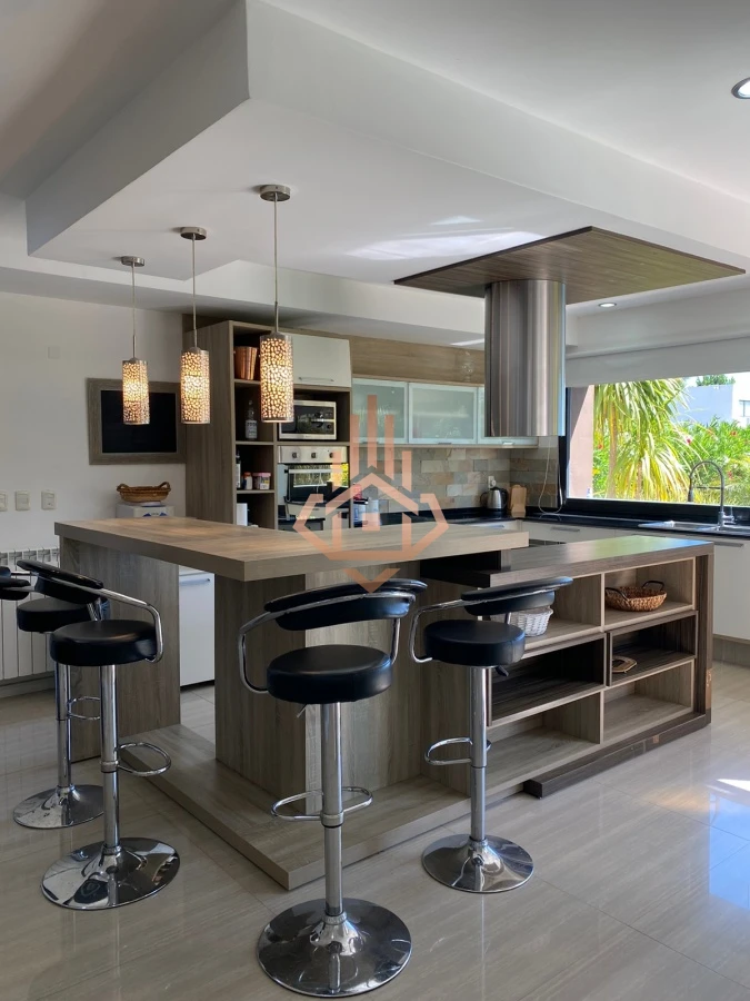 Casa Luxury  en alquiler de temporada en Barrio privado 4 dormitorios + Piscina