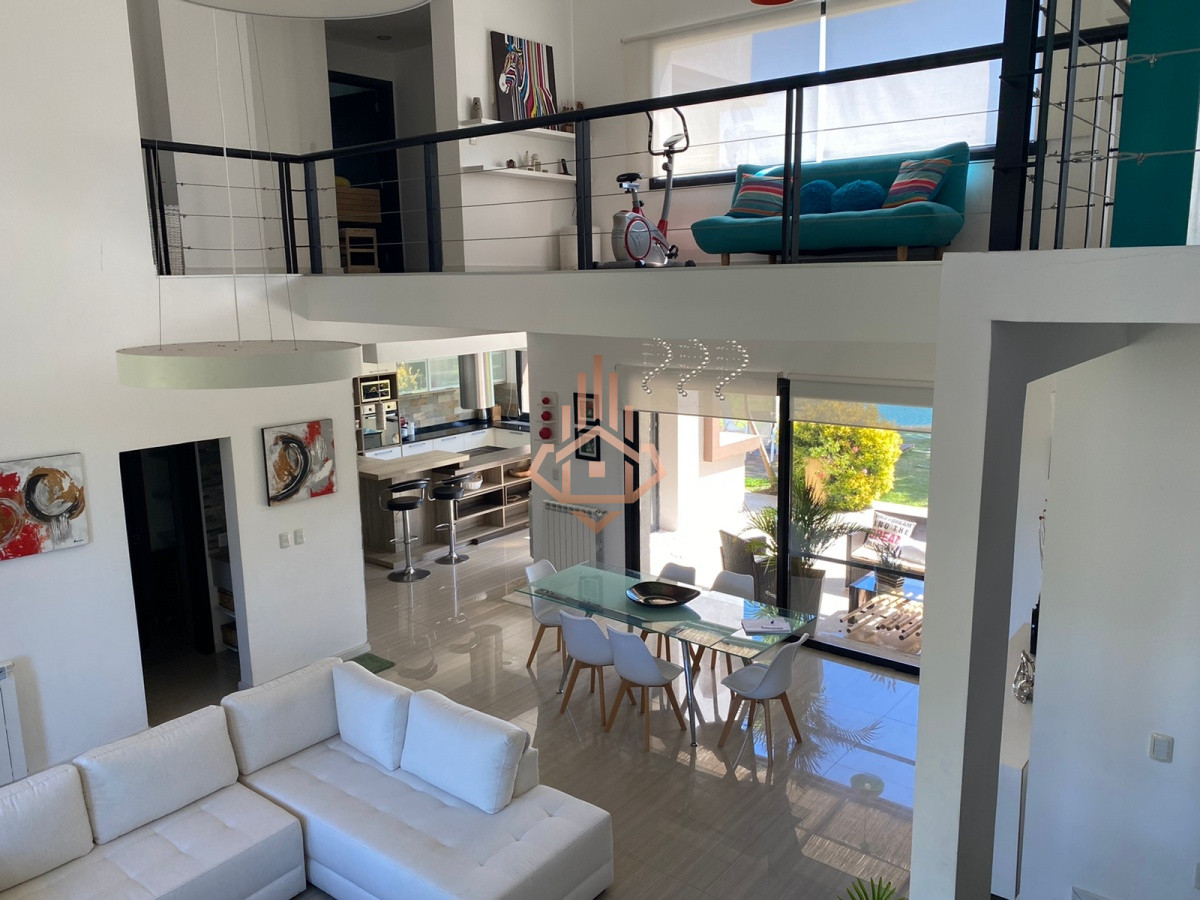 Casa Luxury en Barrio privado 4 dormitorios + Piscina