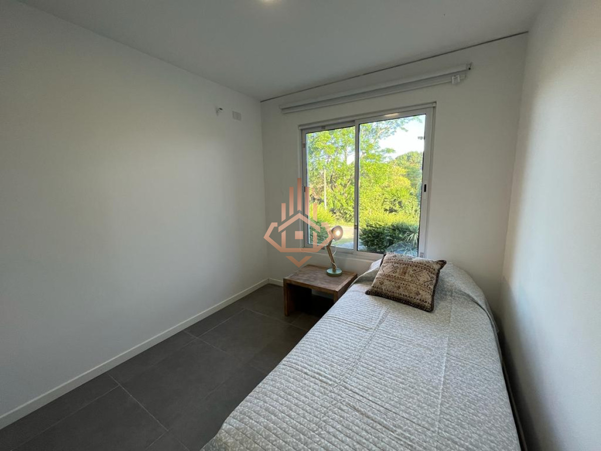 Venta Casa de 3 dormitorios, 2 baÃ±os y en suite,  zona Colegios.