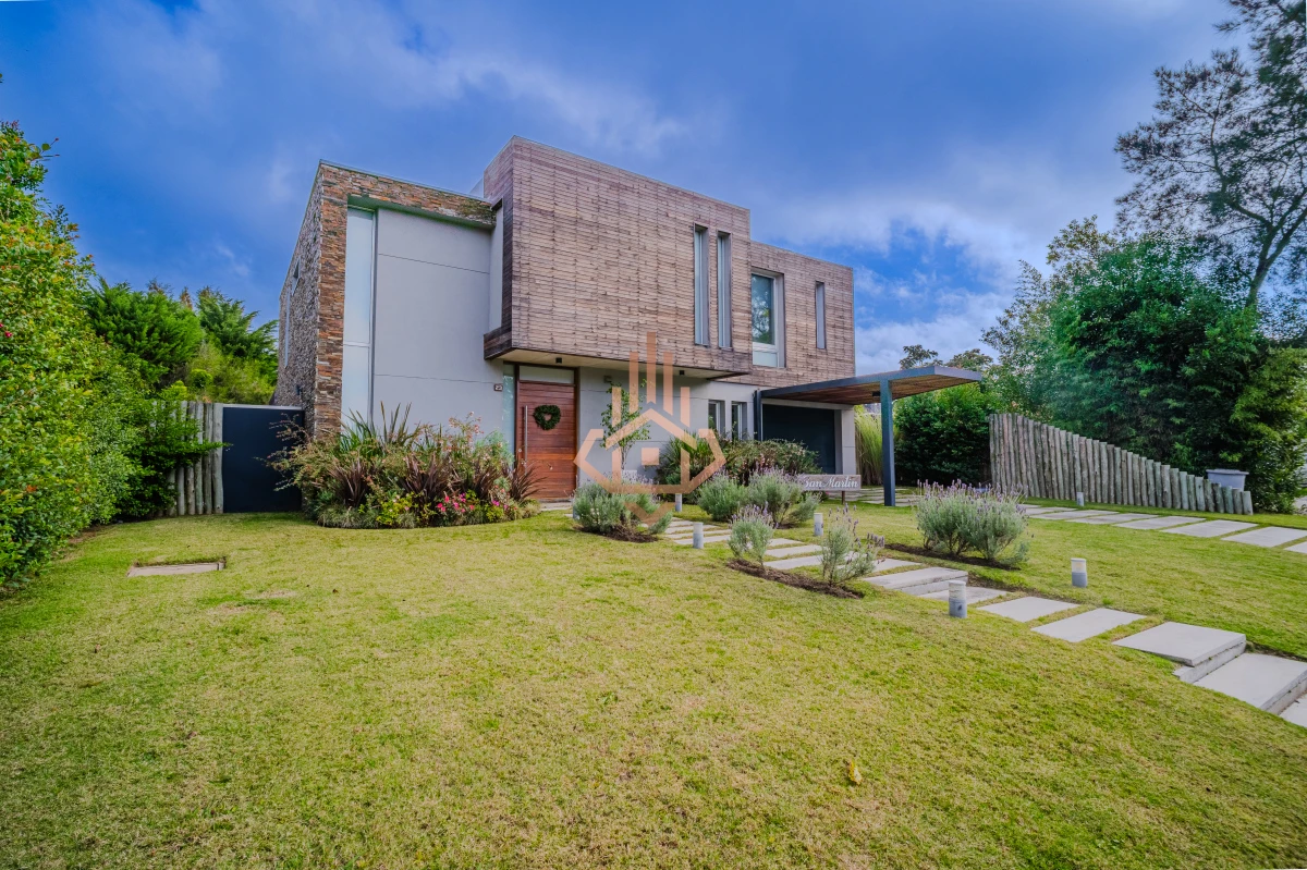 Casa de 4 dormitorios en Barrio Privado La Residence