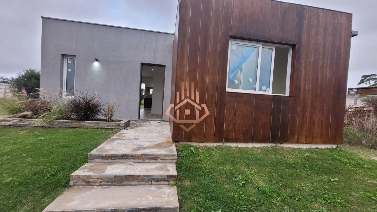 Casa en venta a estrenar - Barrio 4H