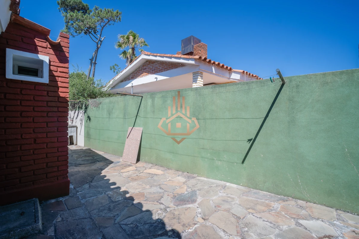 Casa en venta en B. Cantegril, zona de colegios entorno residencial