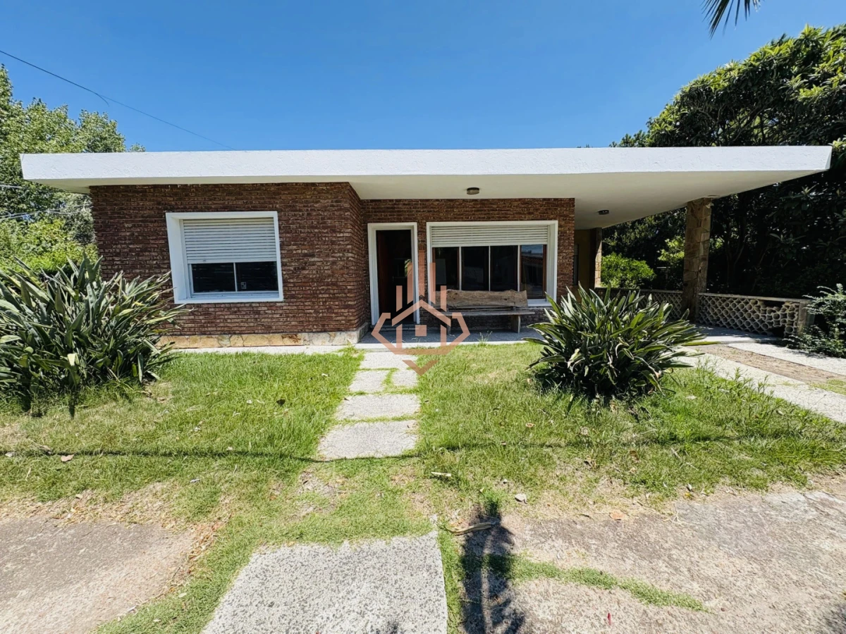 Alquiler anual en Piriapolis, 3 dormitorios, cerca de todo.