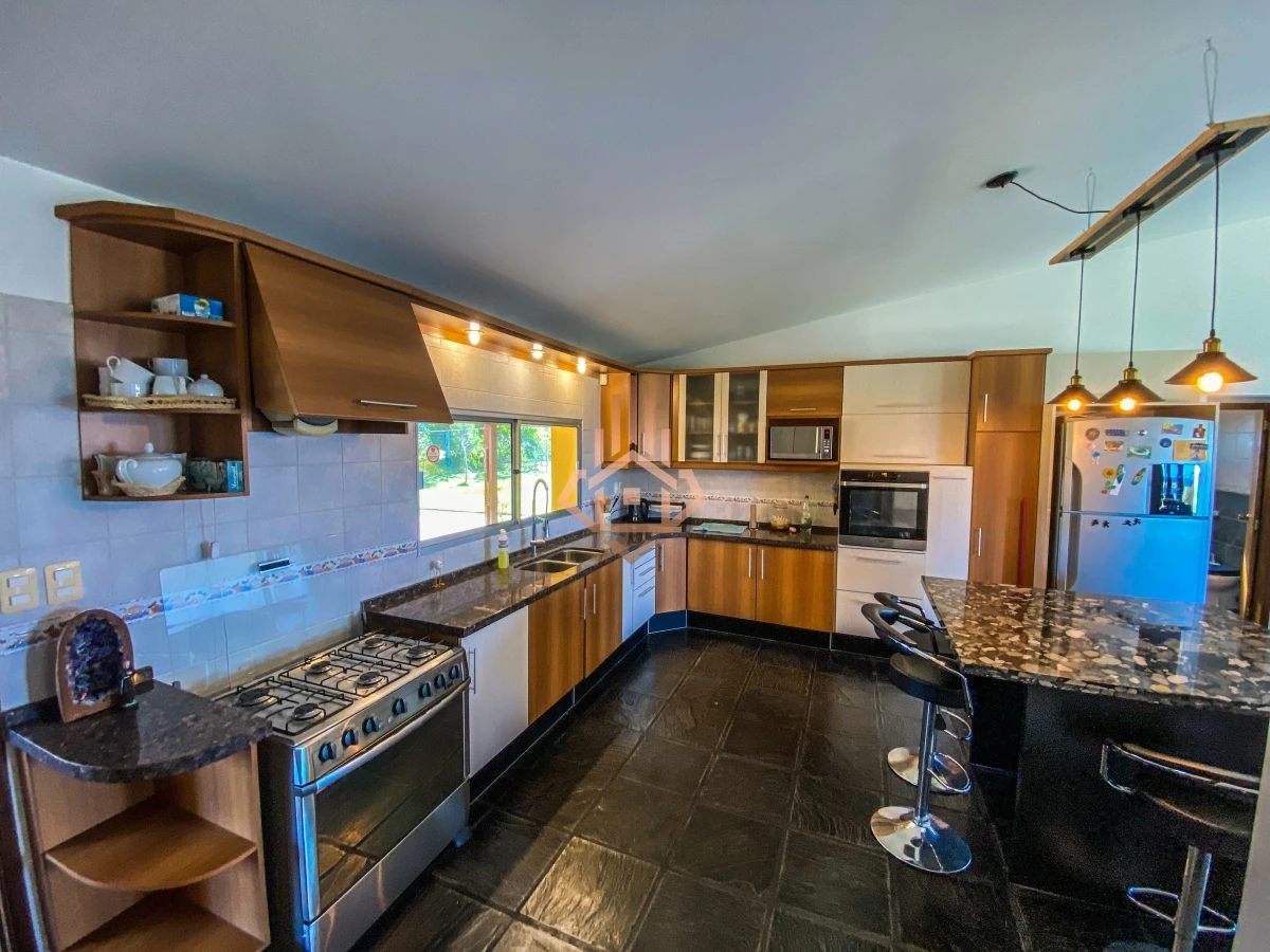 Hermosa Casa con Vista al mar en Barra de Portezuelo