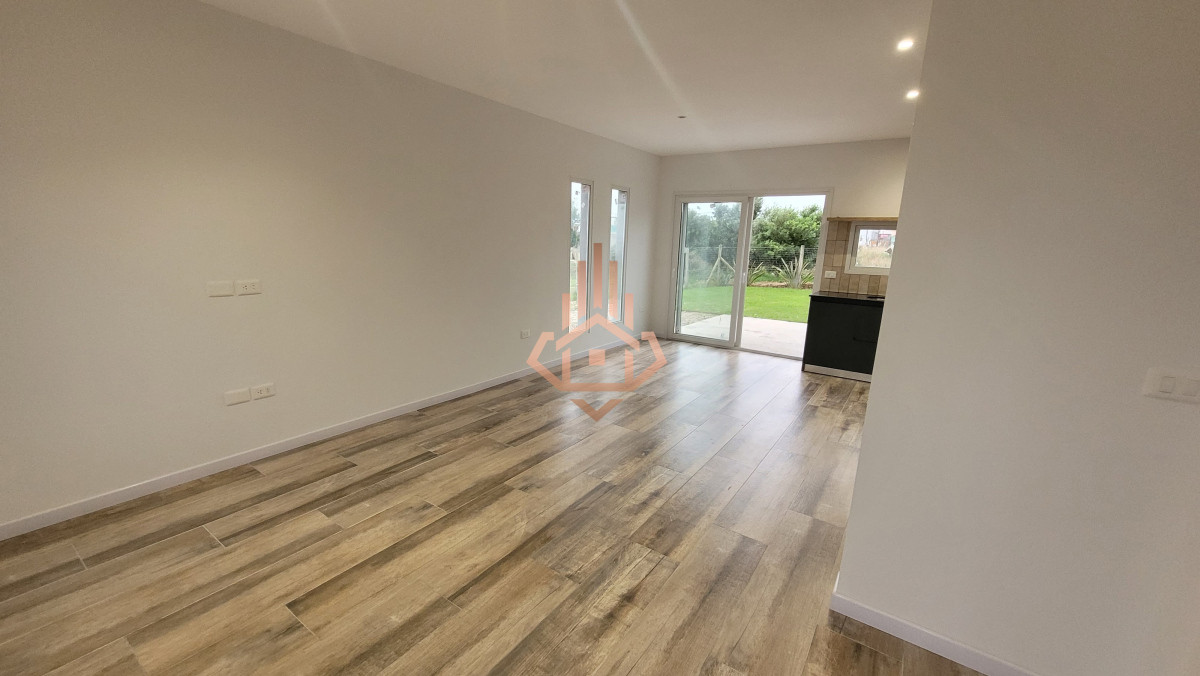 Casa en venta a estrenar - Barrio 4H
