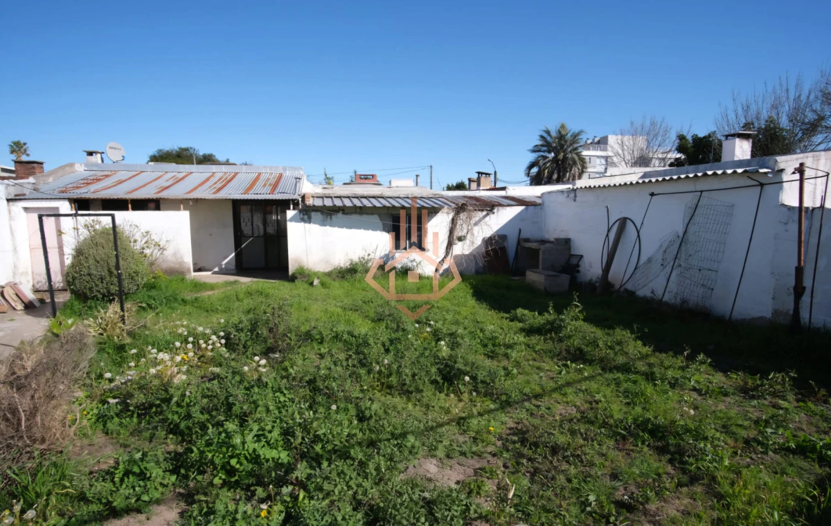 Casa en Venta en Maldonado ! Terreno apto para PB+2 PA