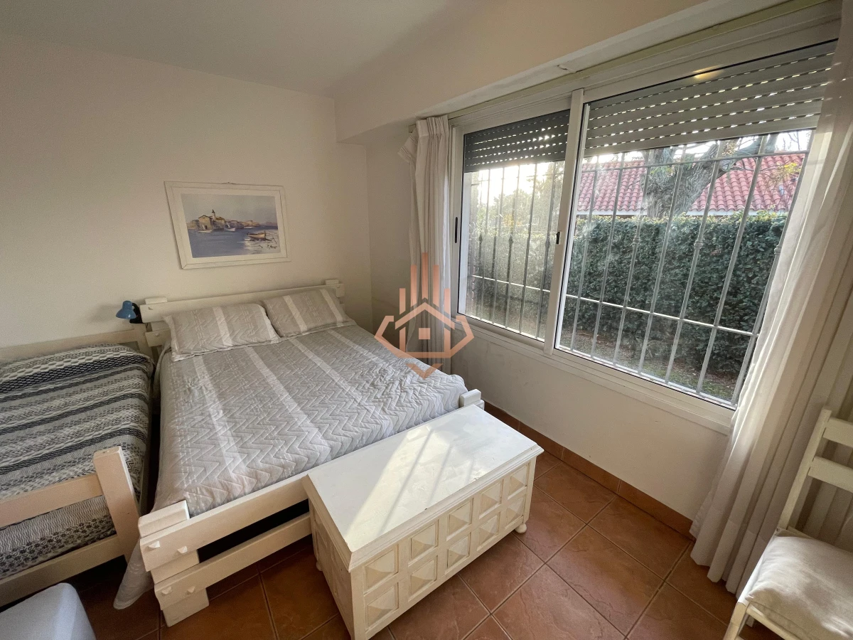 Hermosa casa en venta en Playa Mansa, Punta del este.