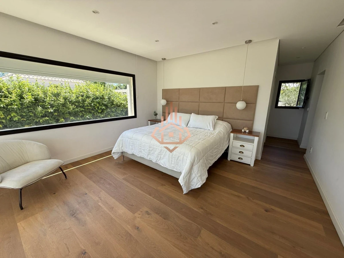 Venta de Espectacular Casa de 4 Dormitorios en Viñedos de la Tahona