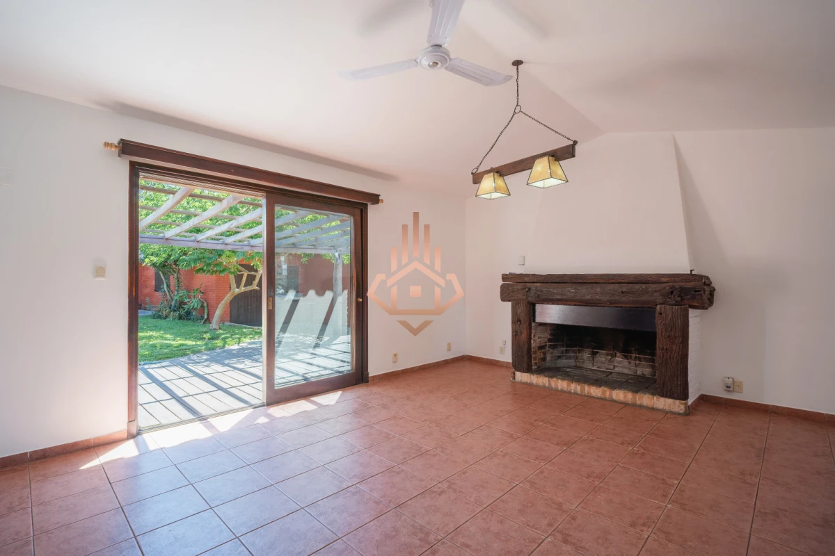 Casa en venta en B. Cantegril, zona de colegios entorno residencial