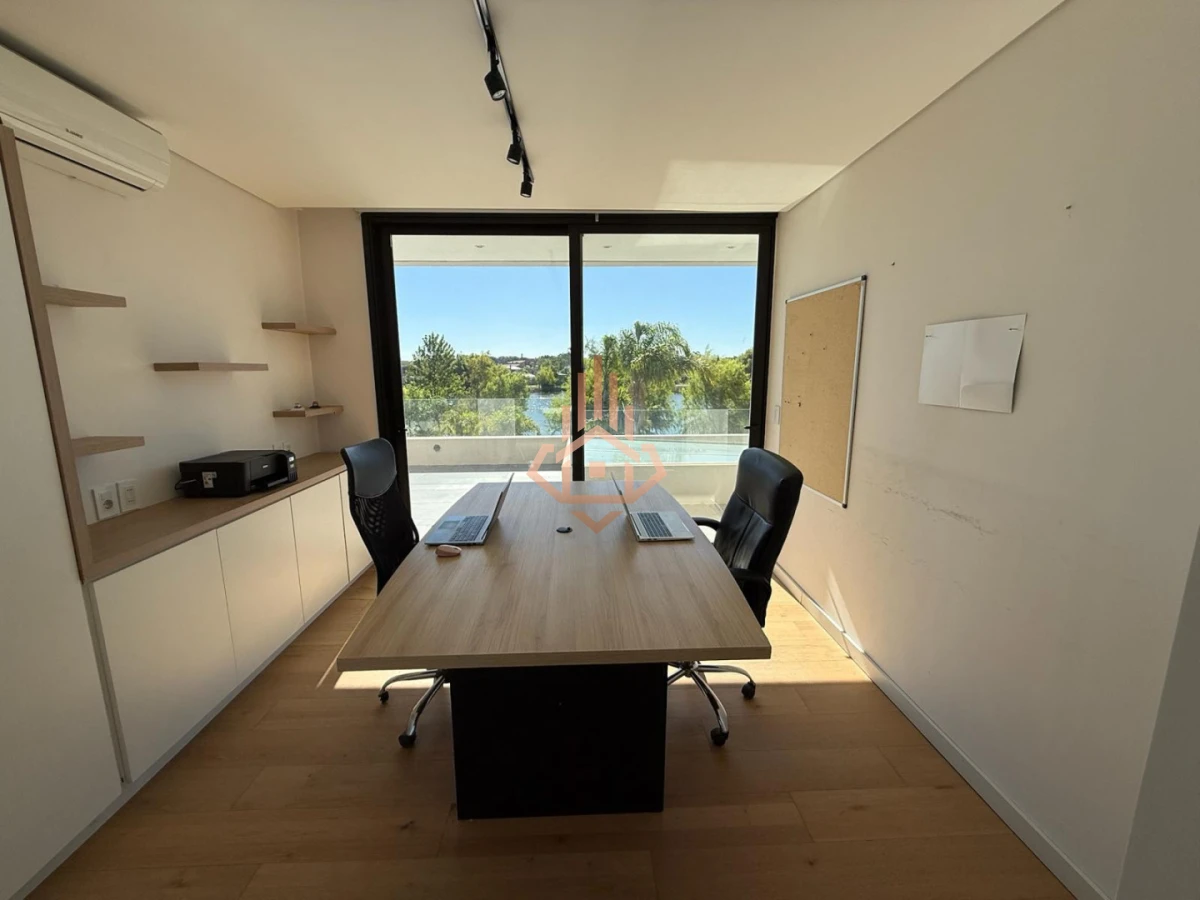 Venta de Espectacular Casa de 4 Dormitorios en Viñedos de la Tahona