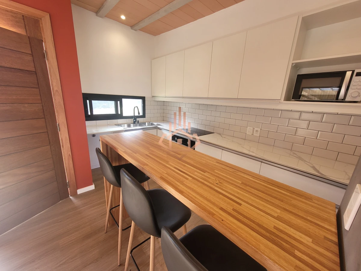 Casa en venta en Club del Lago. Punta Ballena. A estrenar, construcción tradicional