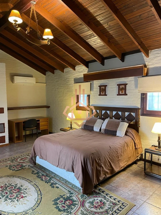 Casa en venta  alquiler 4 dormitorios, 2 dormitorios en suite. Piscina amplio JardÃ­n Barrio Marly