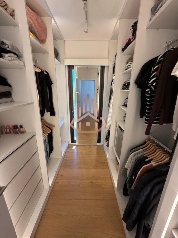 Venta de Espectacular Casa de 4 Dormitorios en Viñedos de la Tahona