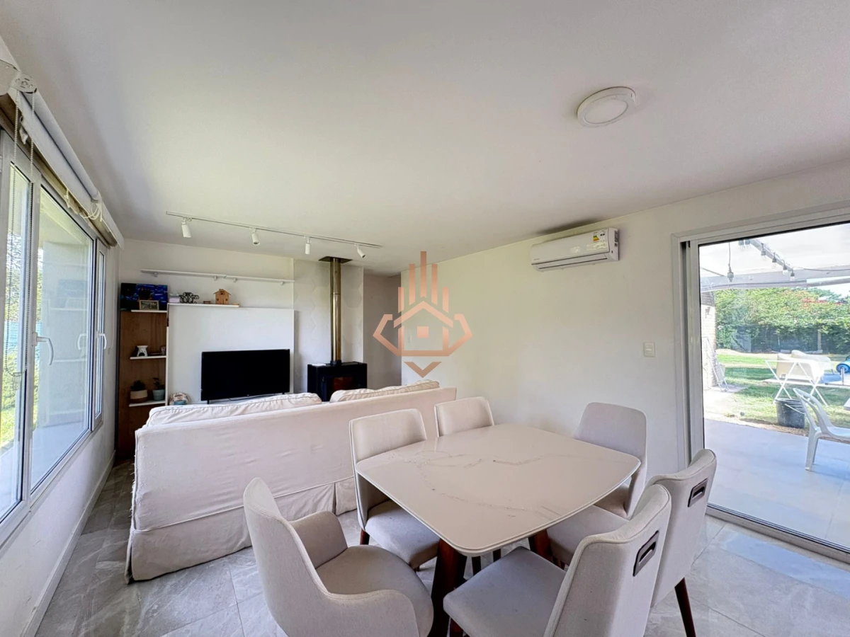 Alquiler de Temporada casa de 3 dormitorios en Punta del Este con Piscina,