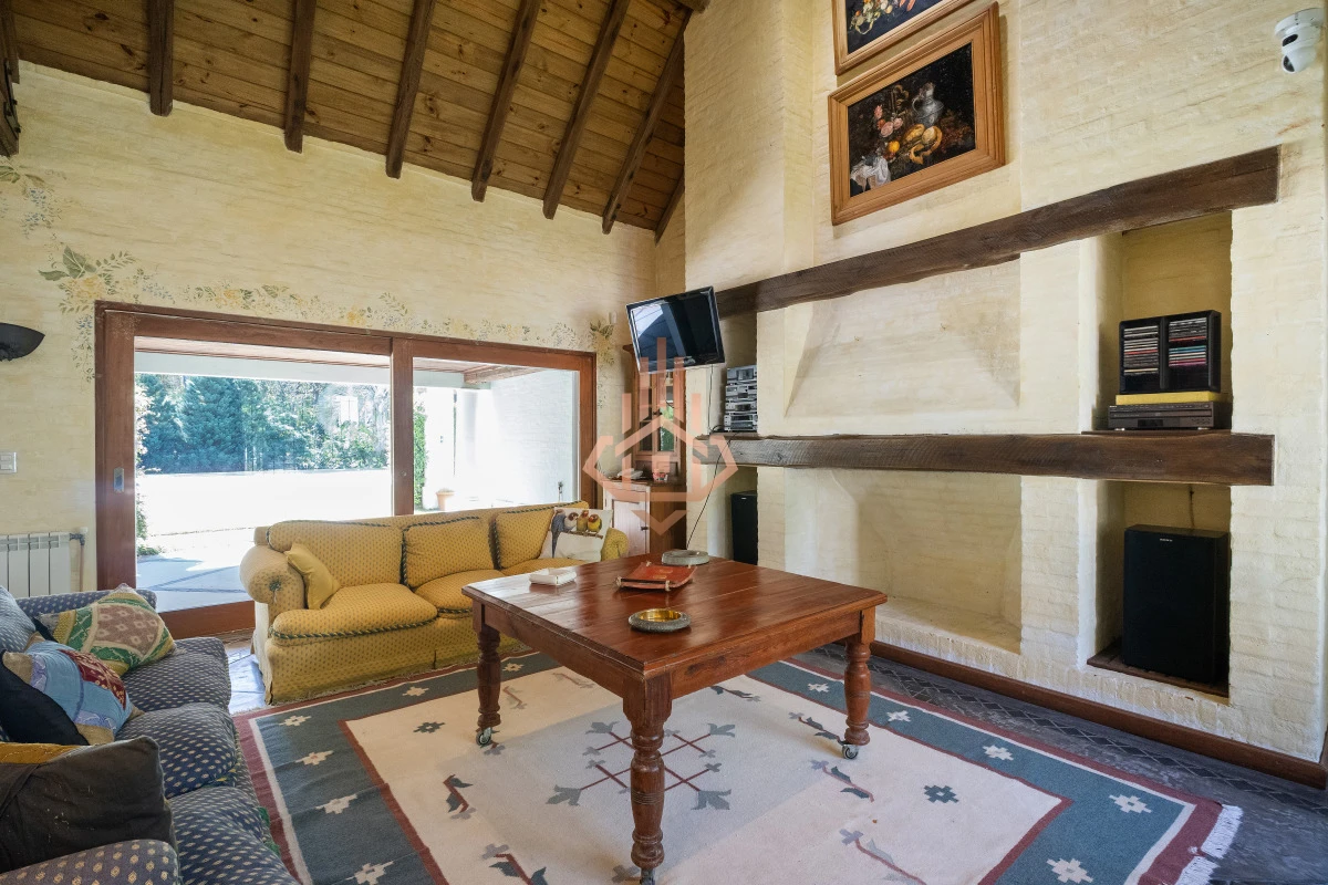 Venta de casa de lujo “La Esmeralda” Pinares, Parque Burnett