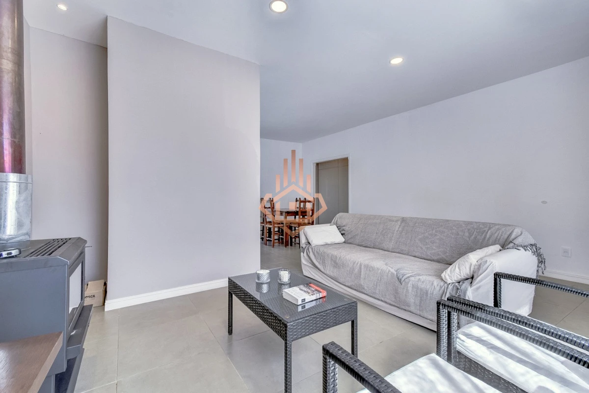 Se Alqula Casa de 2 Dormitorios y Dos Baños en la Barra