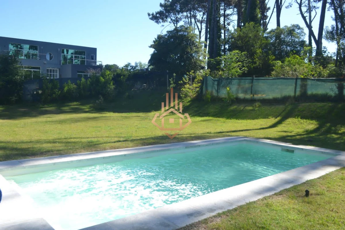 Alquiler de Temporada casa de 3 dormitorios en Punta del Este con Pisicna,