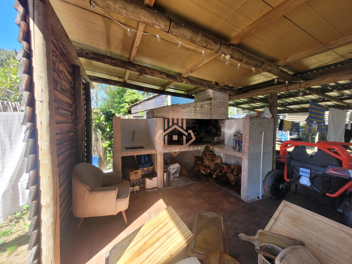 Venta de casa en Pinares terreno esquinero con gran potencial