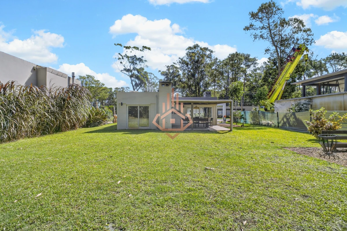 Casa en venta Complejo Solanas terreno amplio excelente distribución