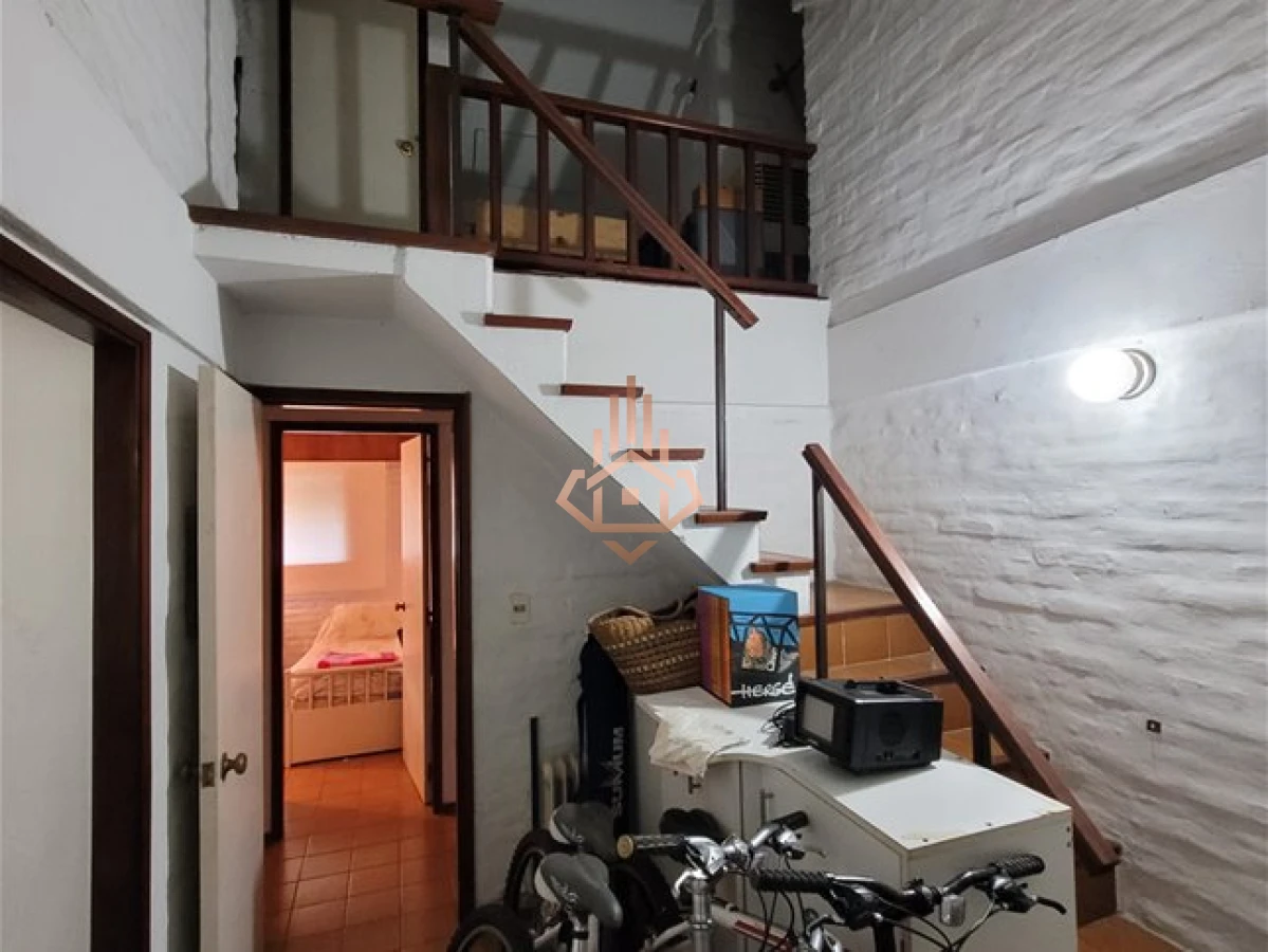 Casa en venta sobre Av Cordoba posible proyecto clinica o academia