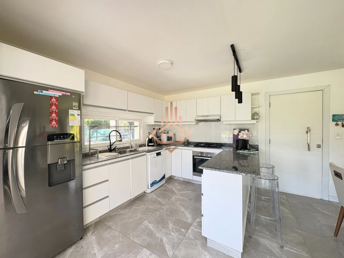 Alquiler de Temporada casa de 3 dormitorios en Punta del Este con Piscina,