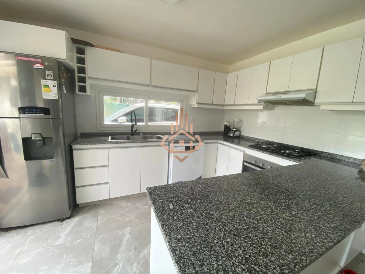 Alquiler de Temporada casa de 3 dormitorios en Punta del Este con Pisicna,