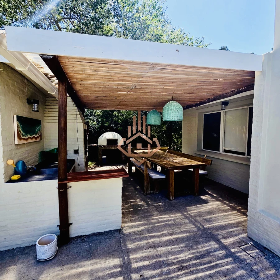 Venta casa de 4 dormitorios en la barra con piscina climatizada