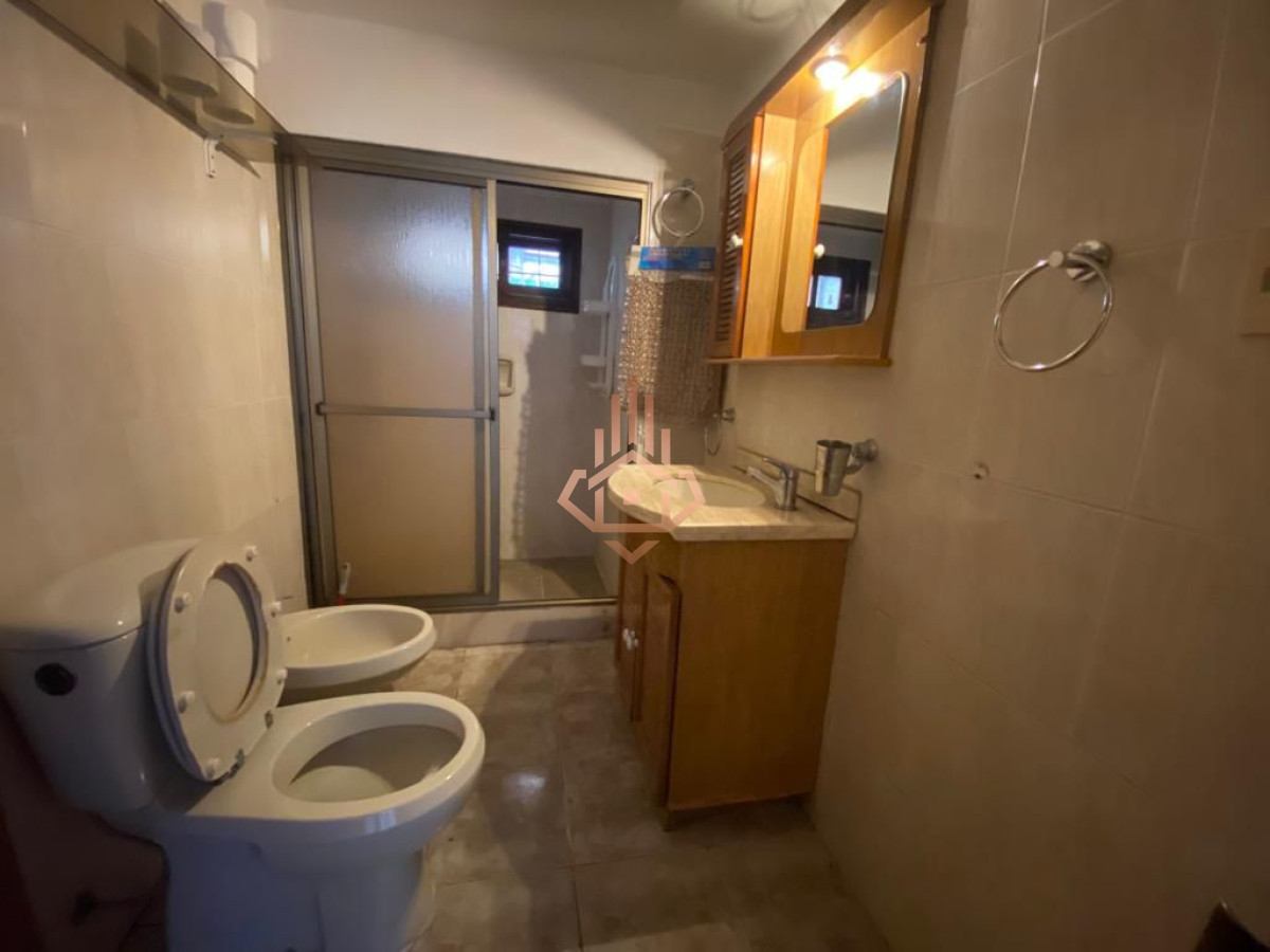 Alquiler Anual casa 4 dormitorio y piscina en Pinares.