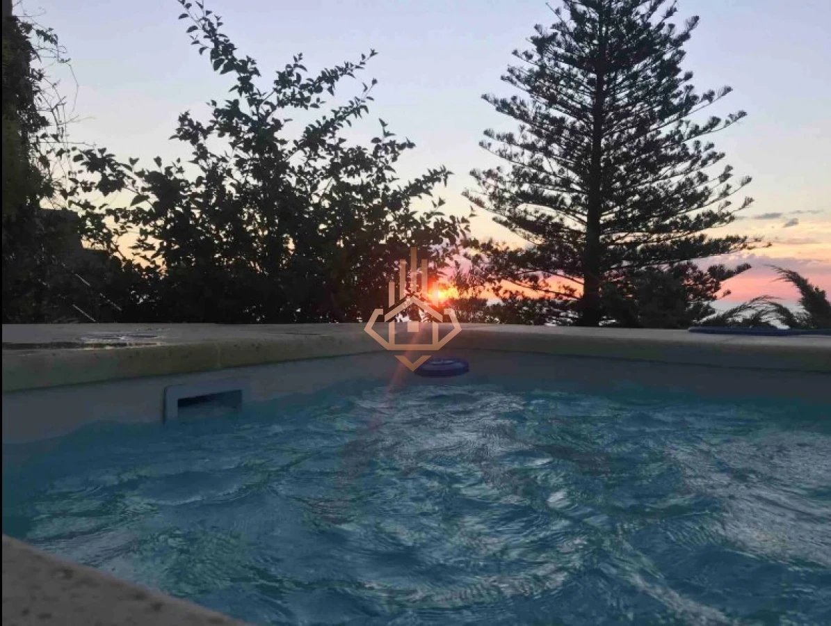 Alquiler de temporada - Casa en Punta Ballena con vista a la bahía de Portezuelo