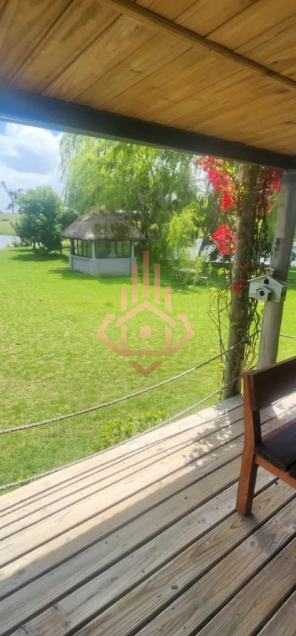 Venta de Hermosa Casa en El Quijote Chacra