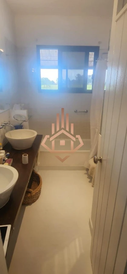 Venta de Hermosa Casa en El Quijote Chacra