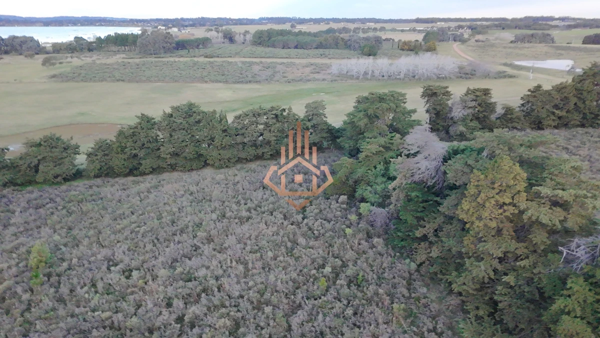 Chacra en venta sobre la Laguna - 17 ha con 200 m de costa, USD 5 por m2