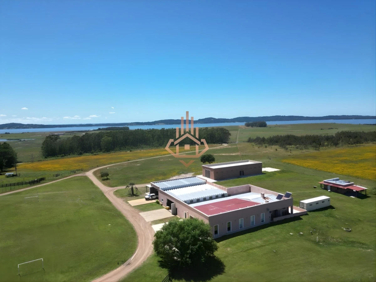 Estancia LQ - 50 hectáreas de privacidad absoluta con helipuerto en Laguna del Sauce - Foto 2