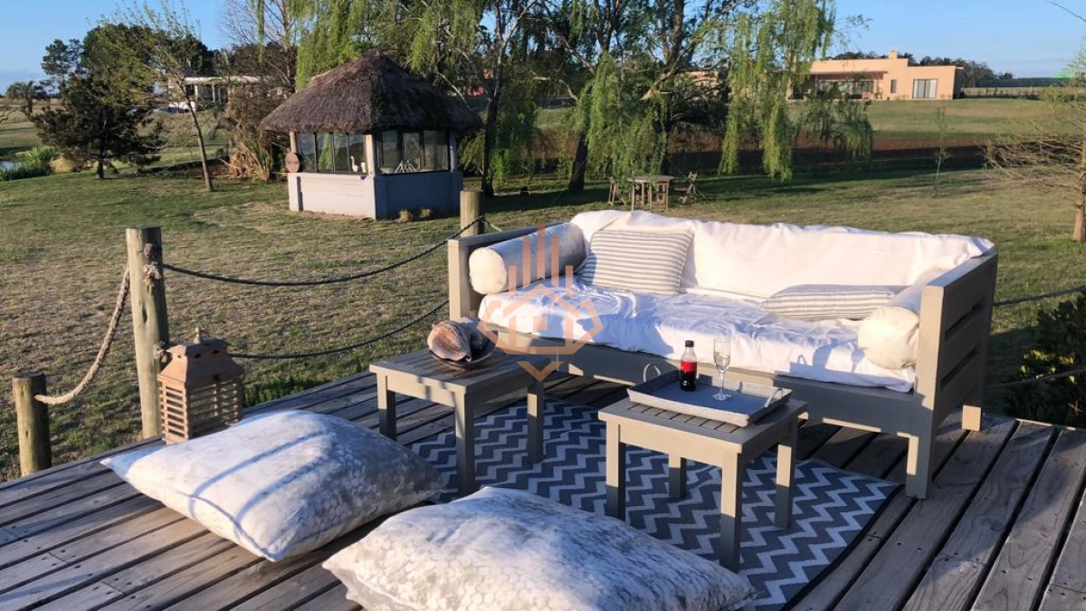 Venta de Hermosa Casa en El Quijote Chacra