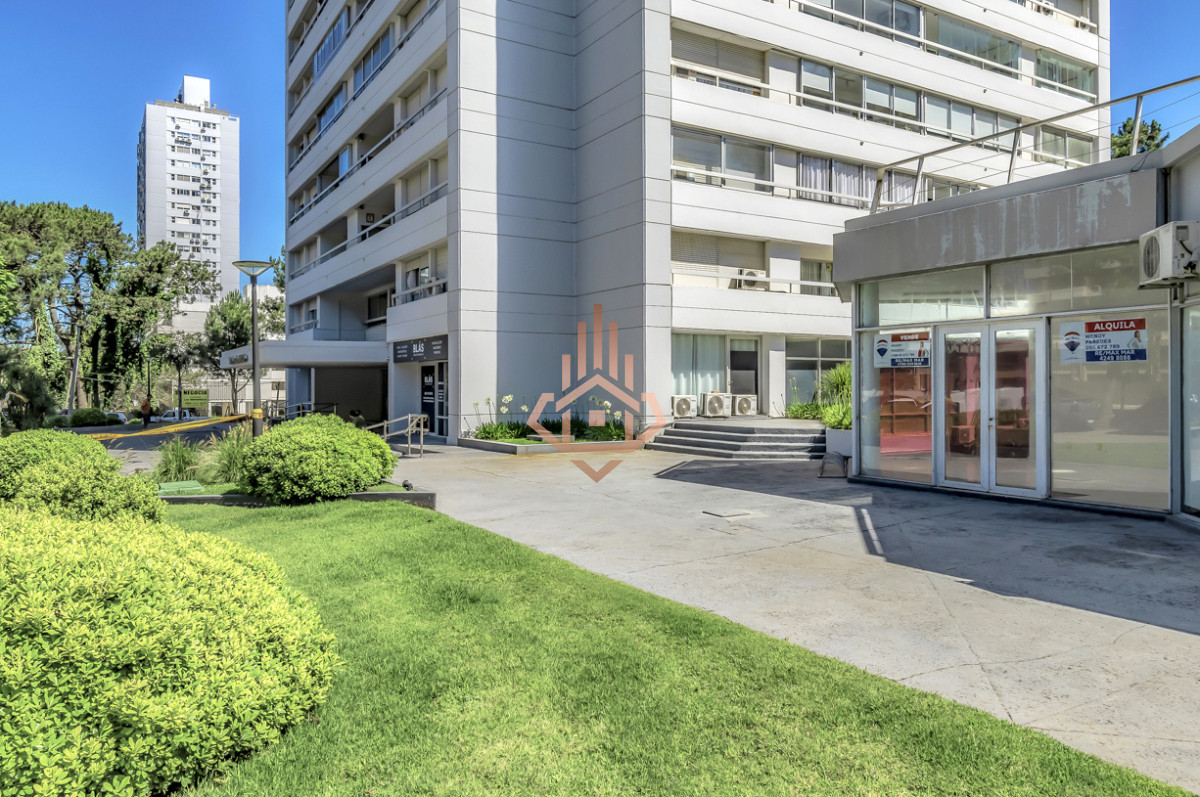 Venta Alquliler Anual local comercial en Roosevelt