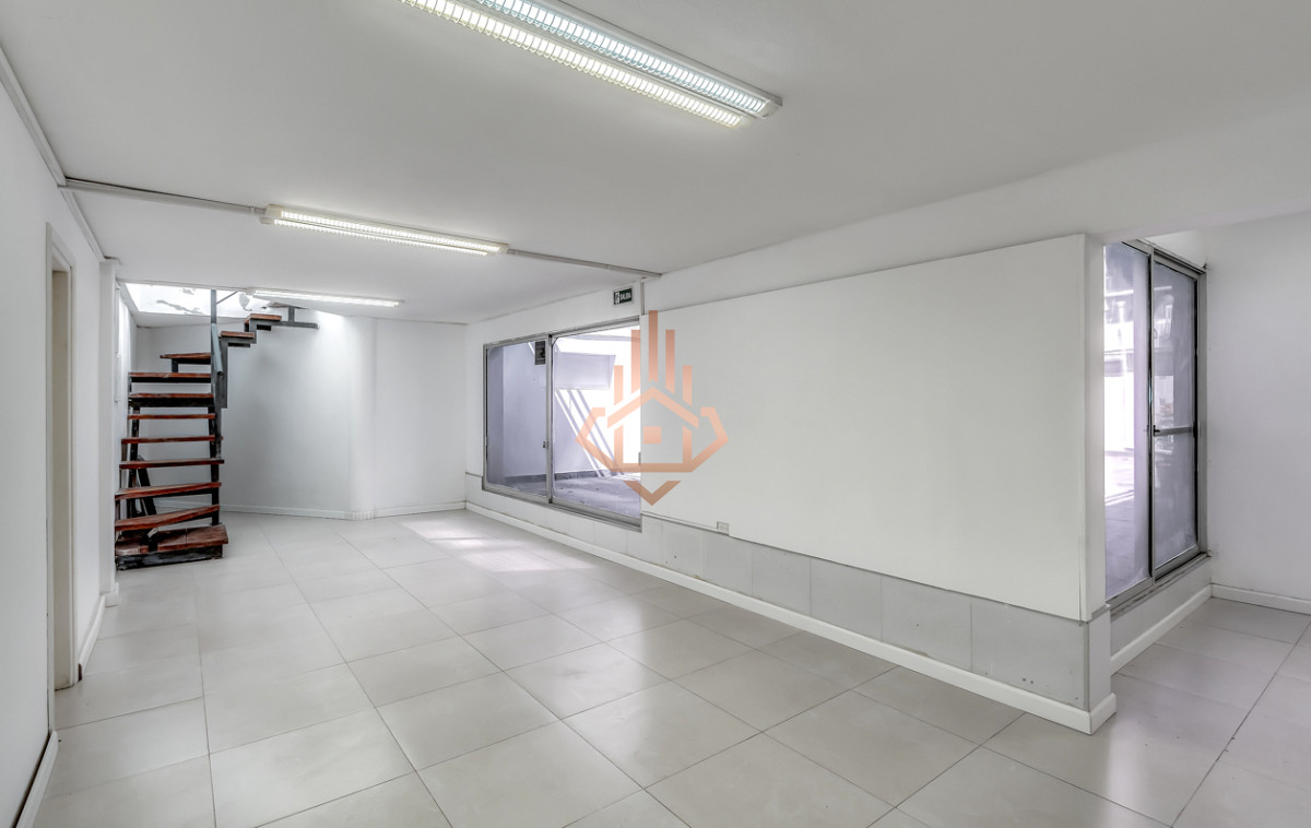 Venta Alquliler Anual local comercial en Roosevelt
