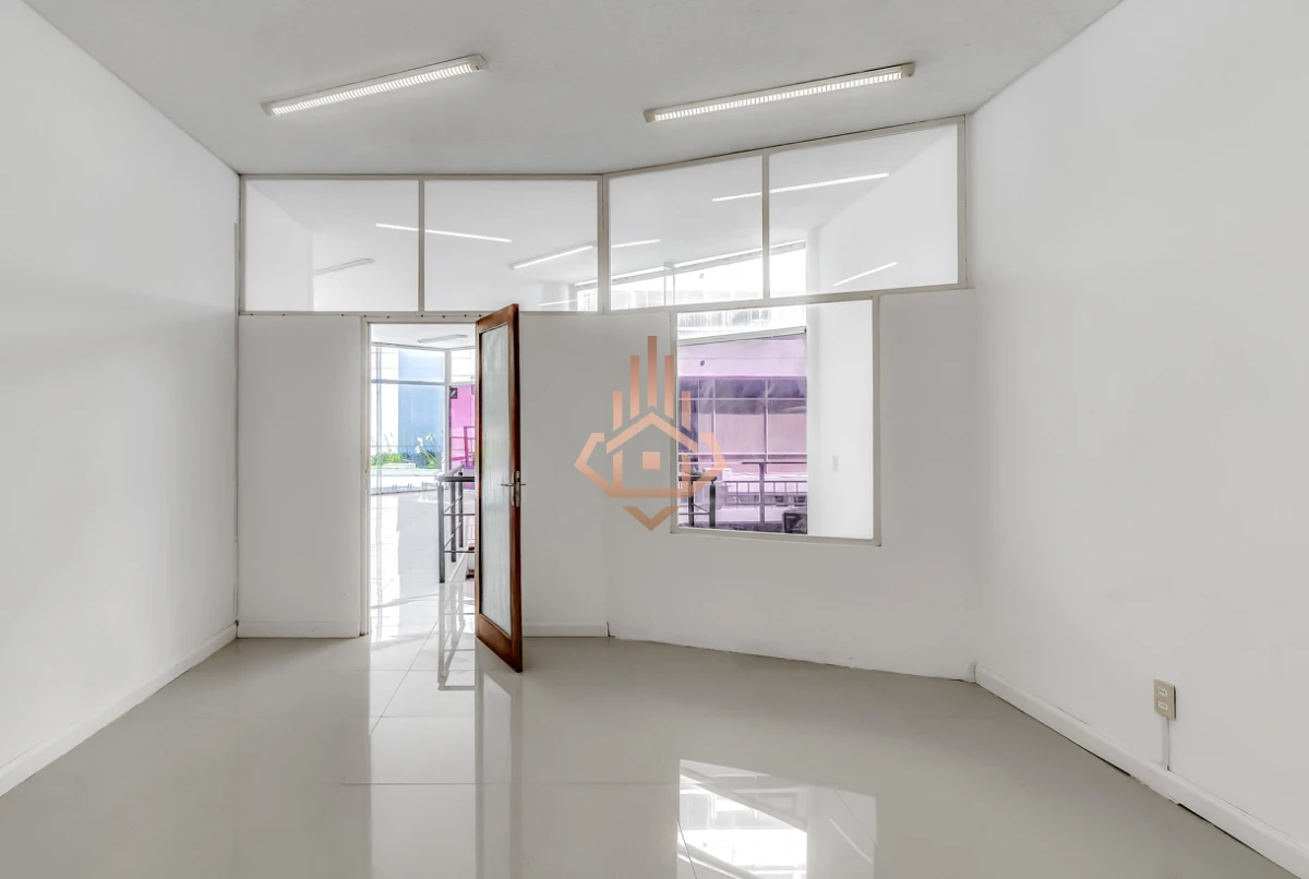 Venta Alquliler Anual local comercial en Roosevelt