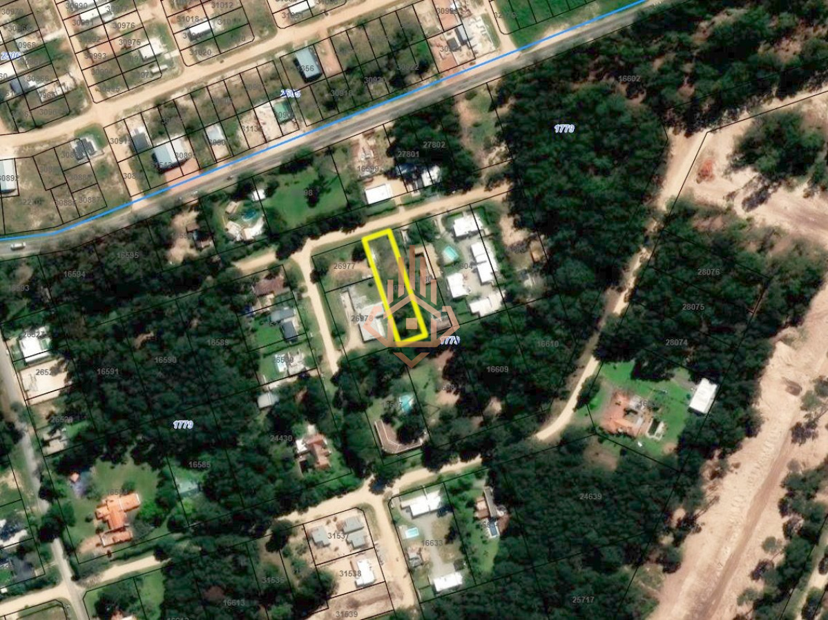 Espectacular terreno en venta en Parque Burnett 1550mts --ÚNICO--  - LUX135T