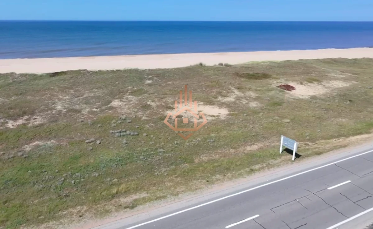 Venta de Terreno en Primera Línea en Santa Mónica