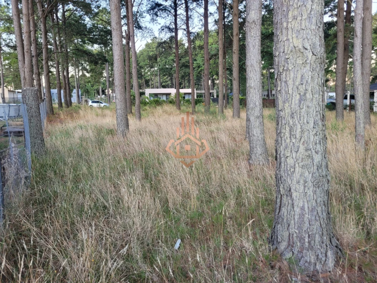 Terreno en venta en Chacras del Pinar excelente ubicación y metros de frente