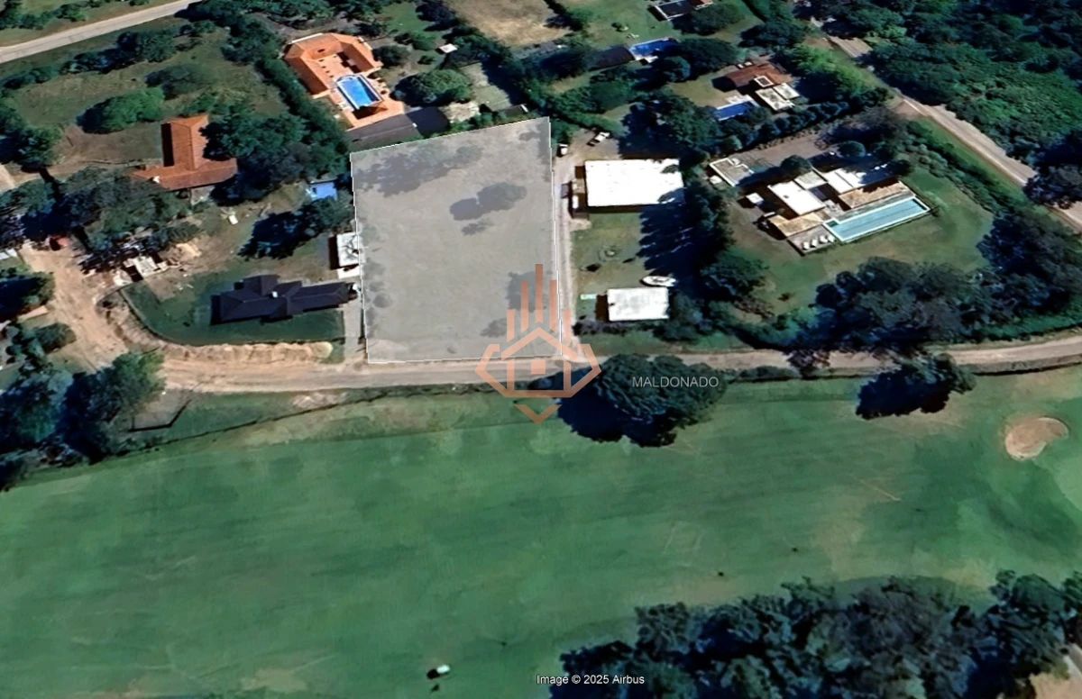 Venta de Espectacular terreno en la zona exclusiva de Golf en Punta del Este